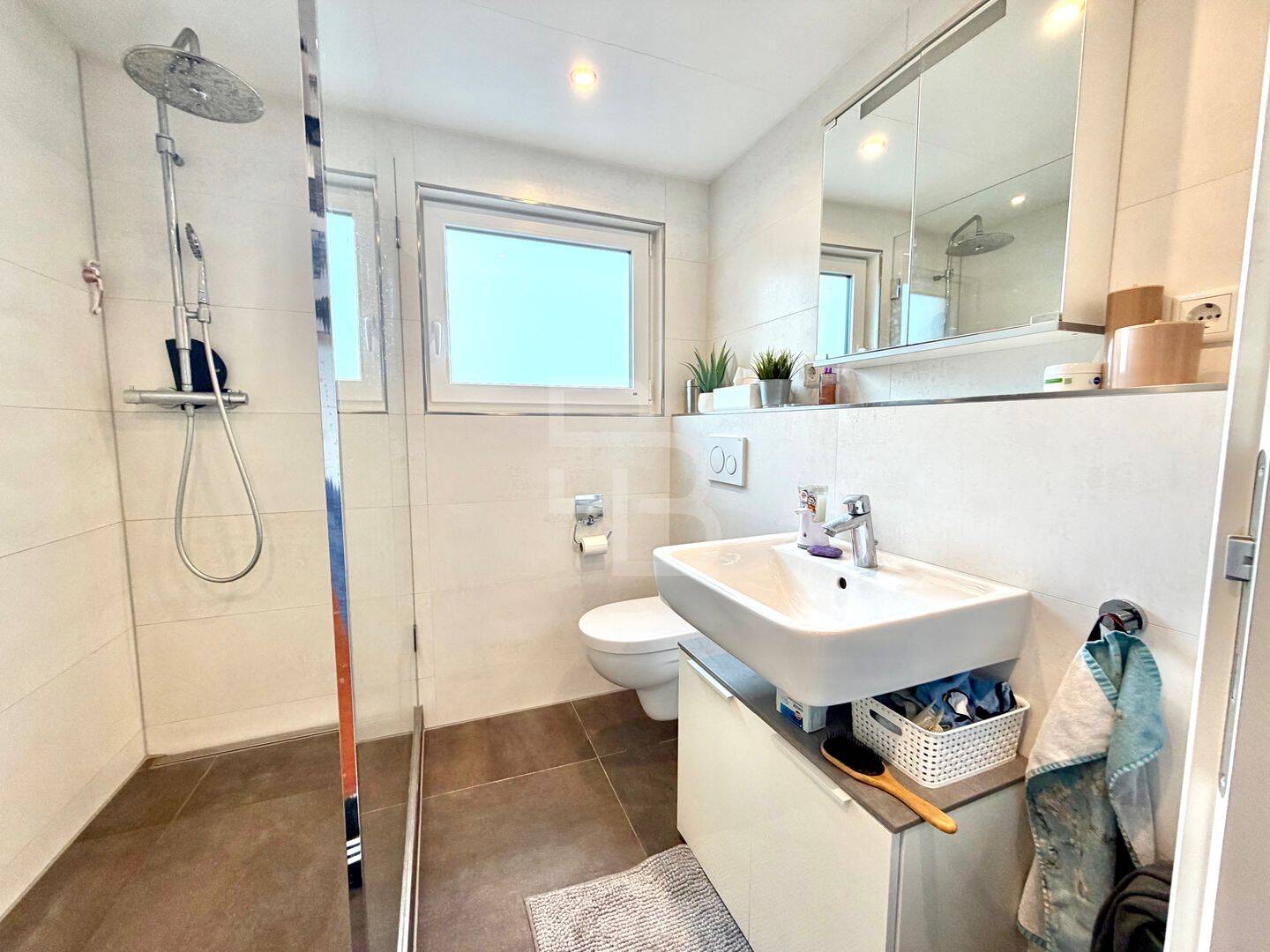 Bezugsfreie Maisonette-Wohnung und vermietetes Gewerbe! – Köln – Vorschaubild 8