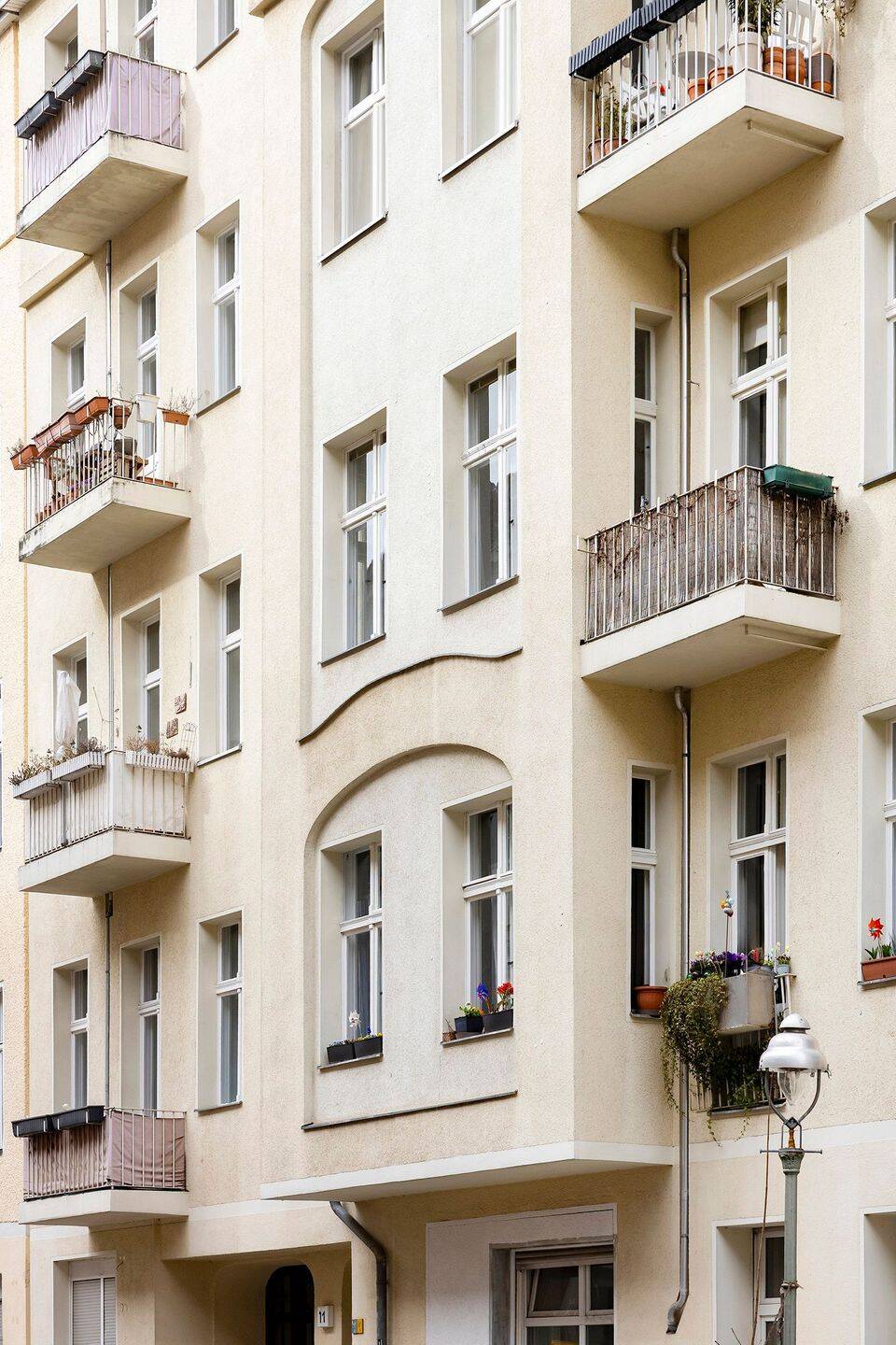 Einladende 2-Zi.-Wohnung im schönen Altbauhaus in perfekter Lage Berlin-Kreuzberg! (Eigennutzoption) – Berlin – Vorschaubild 3