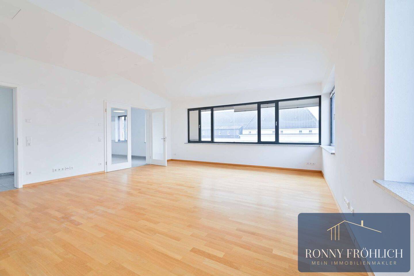 echtes Penthouse in Chemnitz, Aufzug, Dachterrasse, Stellplatz, Luxusausstattung neben dem Theater – Chemnitz – Vorschaubild 5