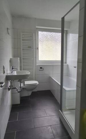 Renovierte Wohnung im Grünen mit Balkon! – 34125 Kassel – Vorschaubild 5