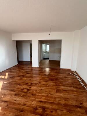 Neu renovierte Wohnung mit Balkon – 39112 Magdeburg – Vorschaubild 4