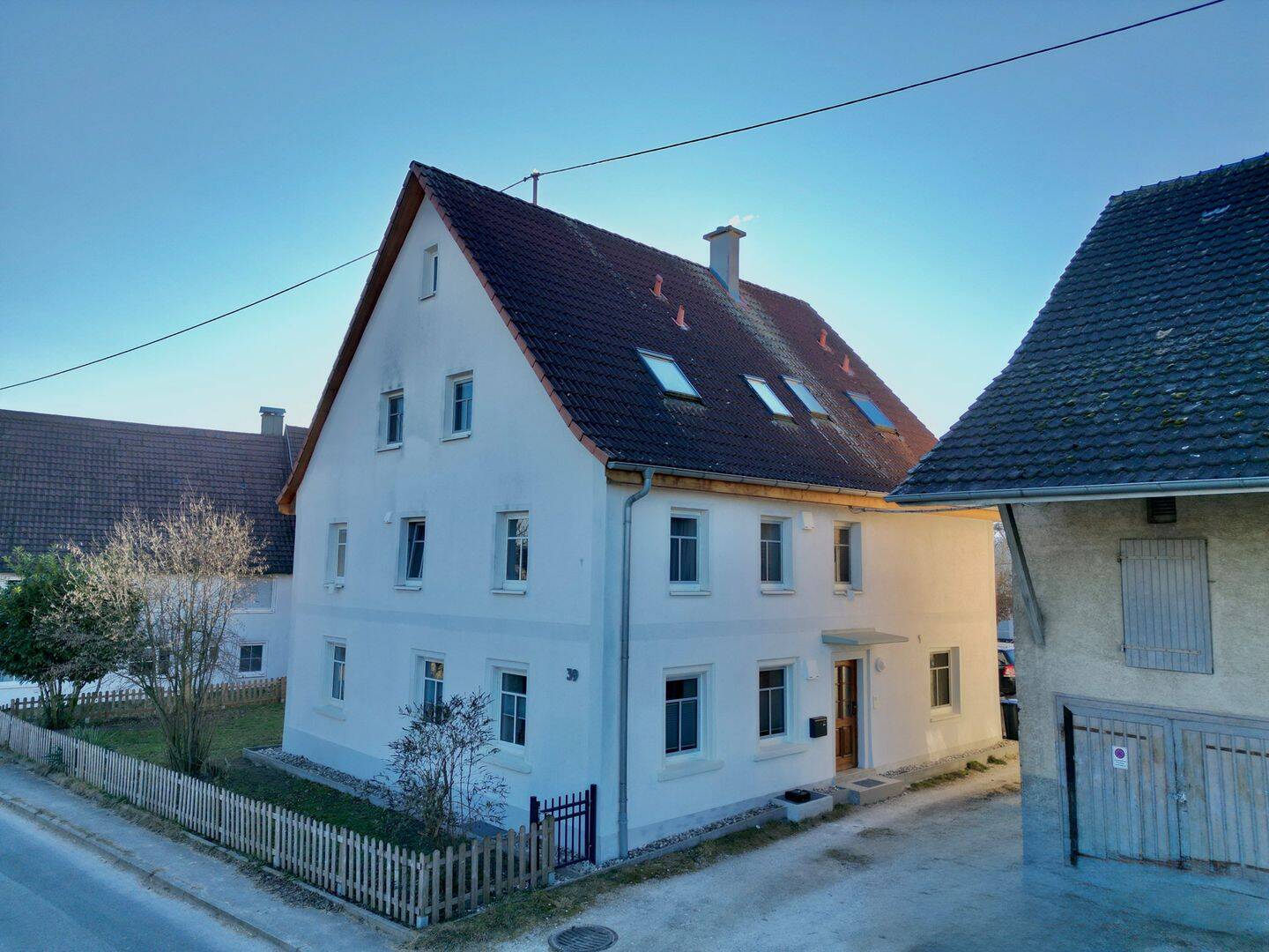 Idyllisches Zweifamilienhaus auf dem Land in Donau Nähe – Munderkingen – Bild 1 von 9