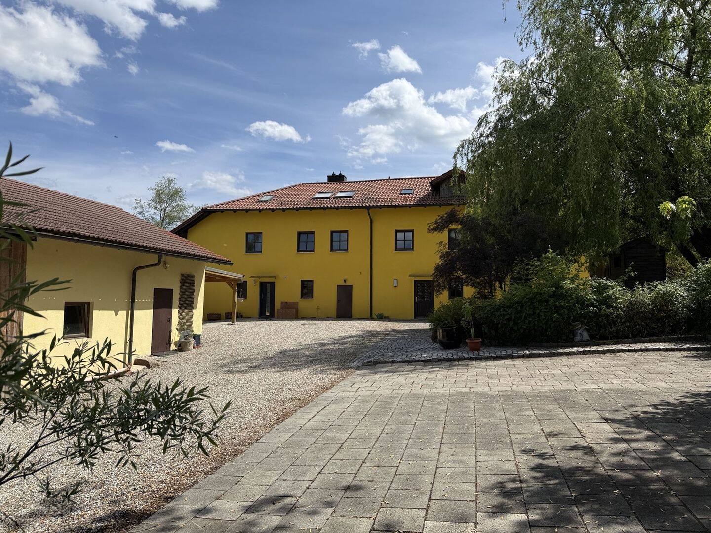 Vielseitig nutzbares Anwesen mit 5 Wohneinheiten, Lagerhalle und Teich – Bad Birnbach – Vorschaubild 7