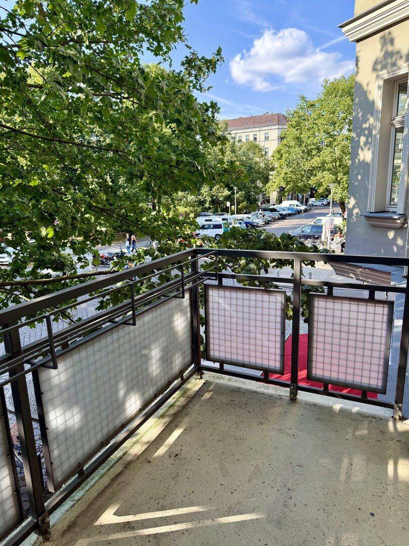 Lichtdurchflutete Wohnung, Toller Blick zum Helmholtzplatz (Provisionsfrei!) – Berlin – Vorschaubild 6