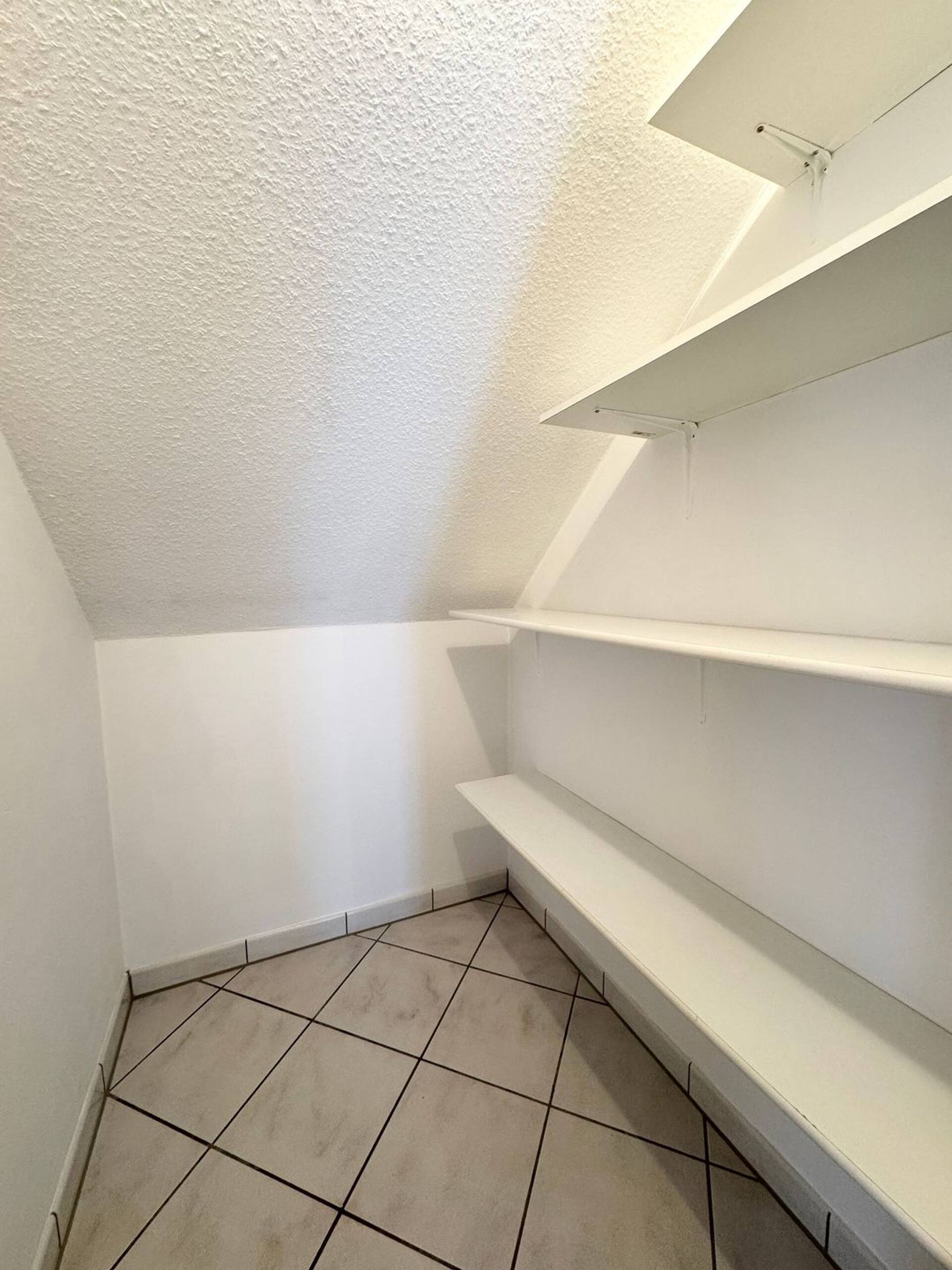 Dachgeschosswohnung in 91154 Roth mit 73 m² kaufen