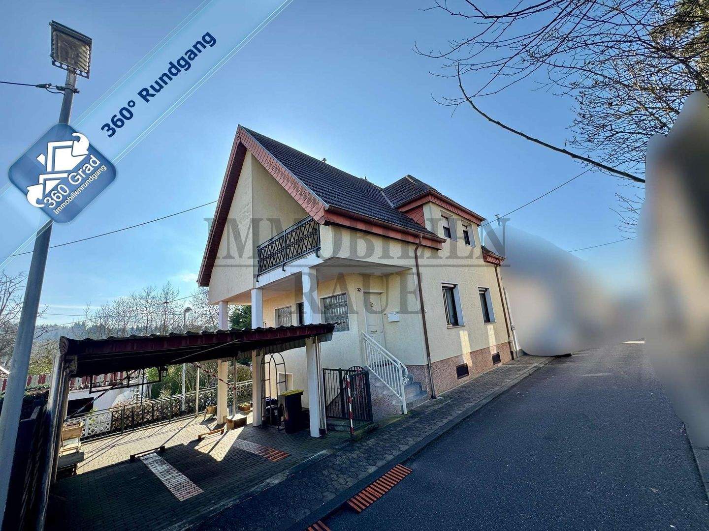 CHARMANTES, GEPFLEGTES EINFAMILIENHAUS MIT CARPORT IN DUDWEILER – Saarbrücken – Bild 1 von 9