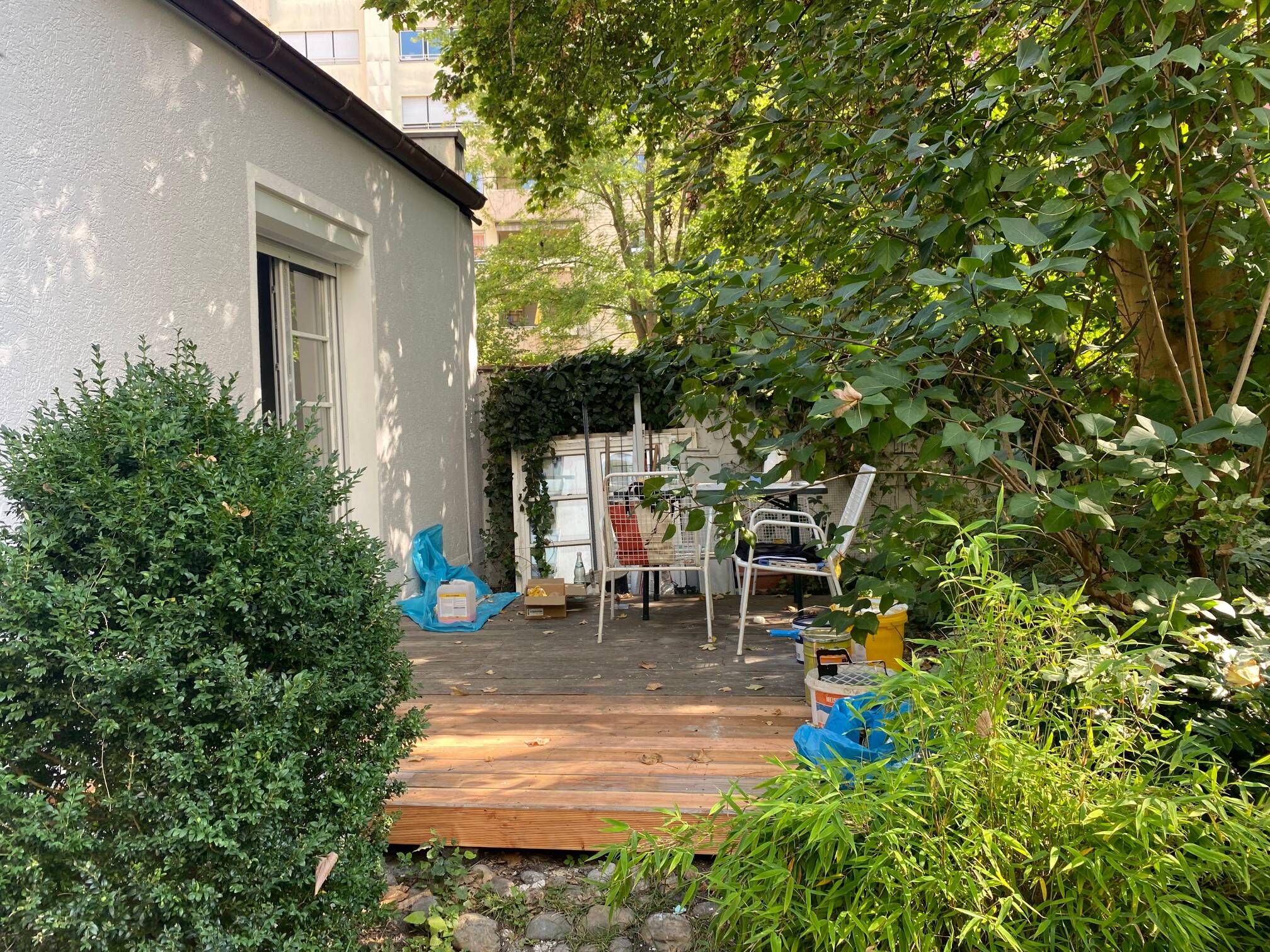 Tinyhaus mit kl. Garten, Holzterrasse, 1-Zimmer + Wohnküche, EBK, 38 qm, Nähe Wöhrder See, Oase - perfekt für Singles ab 01.09.26 oder später – Nürnberg – Vorschaubild 4