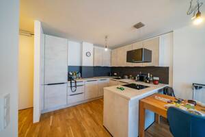 Großzügige 2-Zimmer-Wohnung mit traumhaftem Ausblick – 93051 Regensburg – Vorschaubild 2