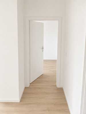 Frisch renovierte 2-Zimmer-Wohnung mit Balkon - Magdeburg-Stadtfeld Ost – 39108 Magdeburg – Vorschaubild 3