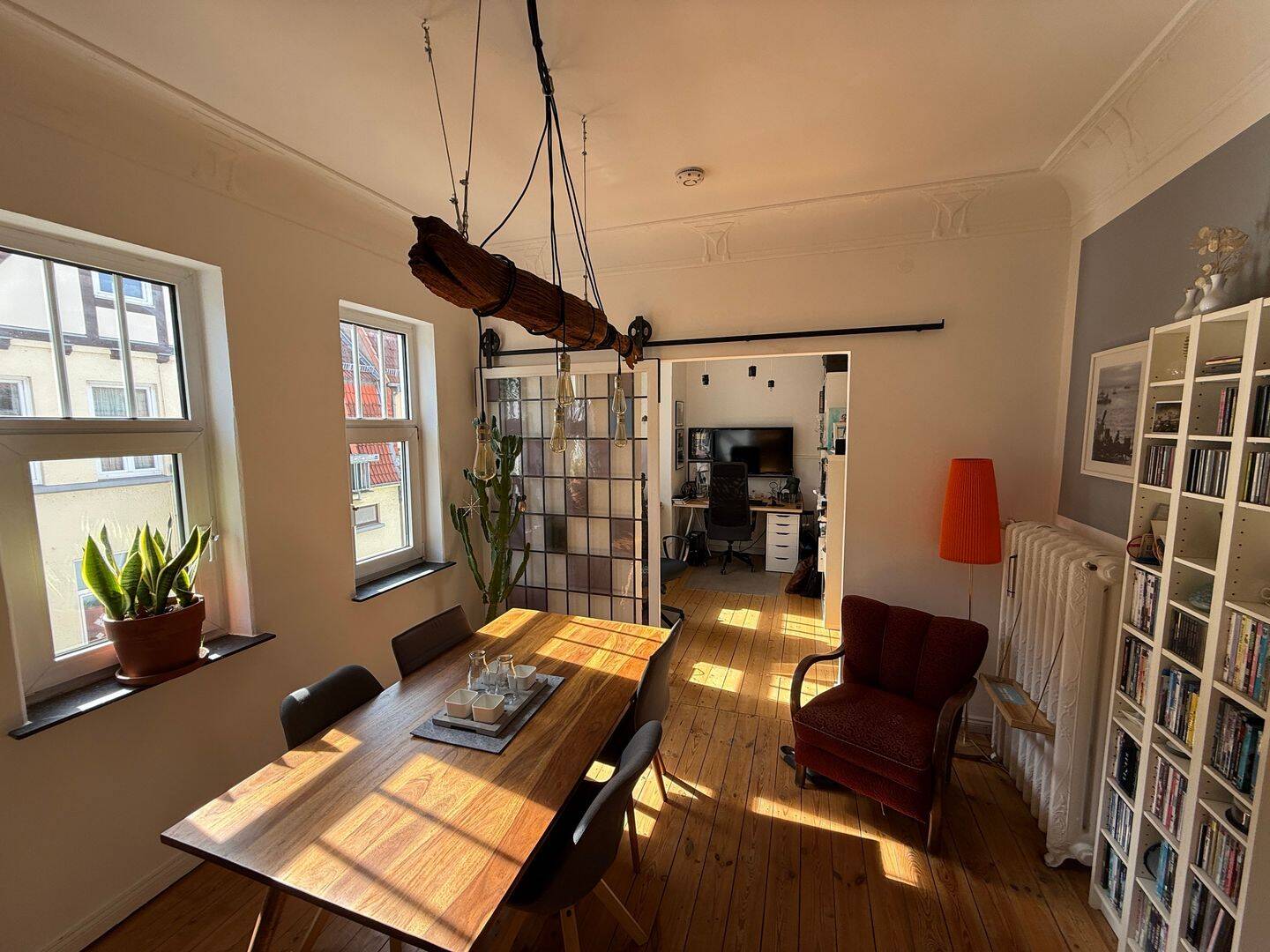 Alte Neustadt – Charmante 4-Zimmer-Wohnung im Obergeschoss eines denkmalgeschützten Altbremer Hauses – Bremen – Vorschaubild 2