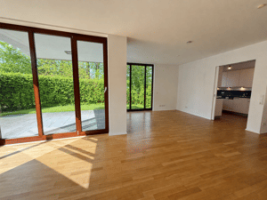 Ruhige, mod. Maisonette-ETW in Rissen mit EBK, 3 Bädern, Süd/West-Terrasse, Garten + TG-Stellplatz – 22559 Hamburg – Vorschaubild 8