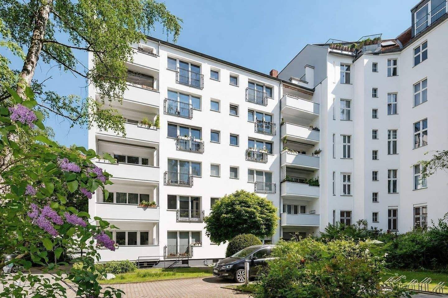Bezugsfreie 2 Zimmer Doppelbalkon Wohnung provisionsfrei dicht Kudamm zu verkaufen – Berlin – Bild 1 von 9