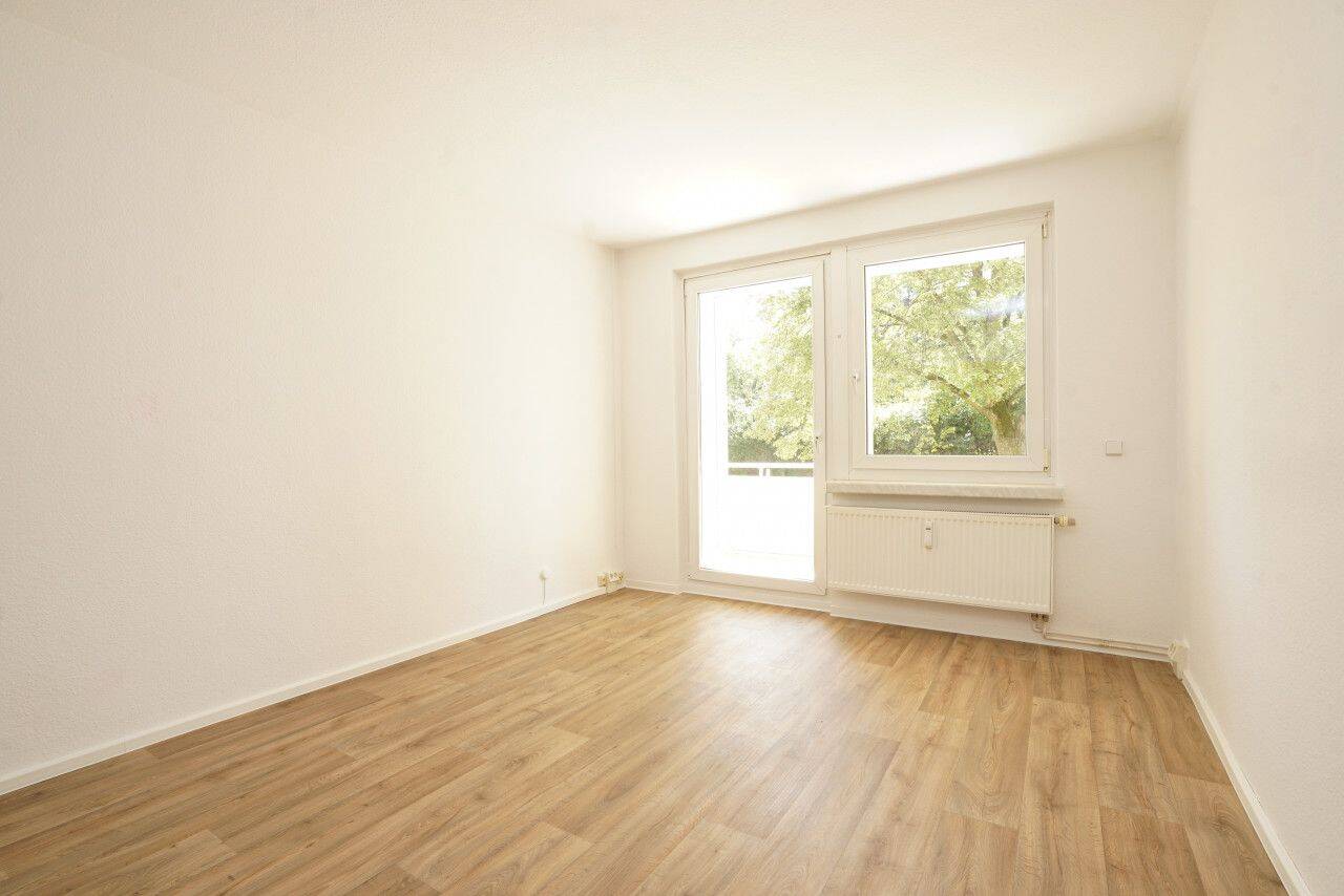 Balkon / Bad mit Fenster – Chemnitz – Vorschaubild 2
