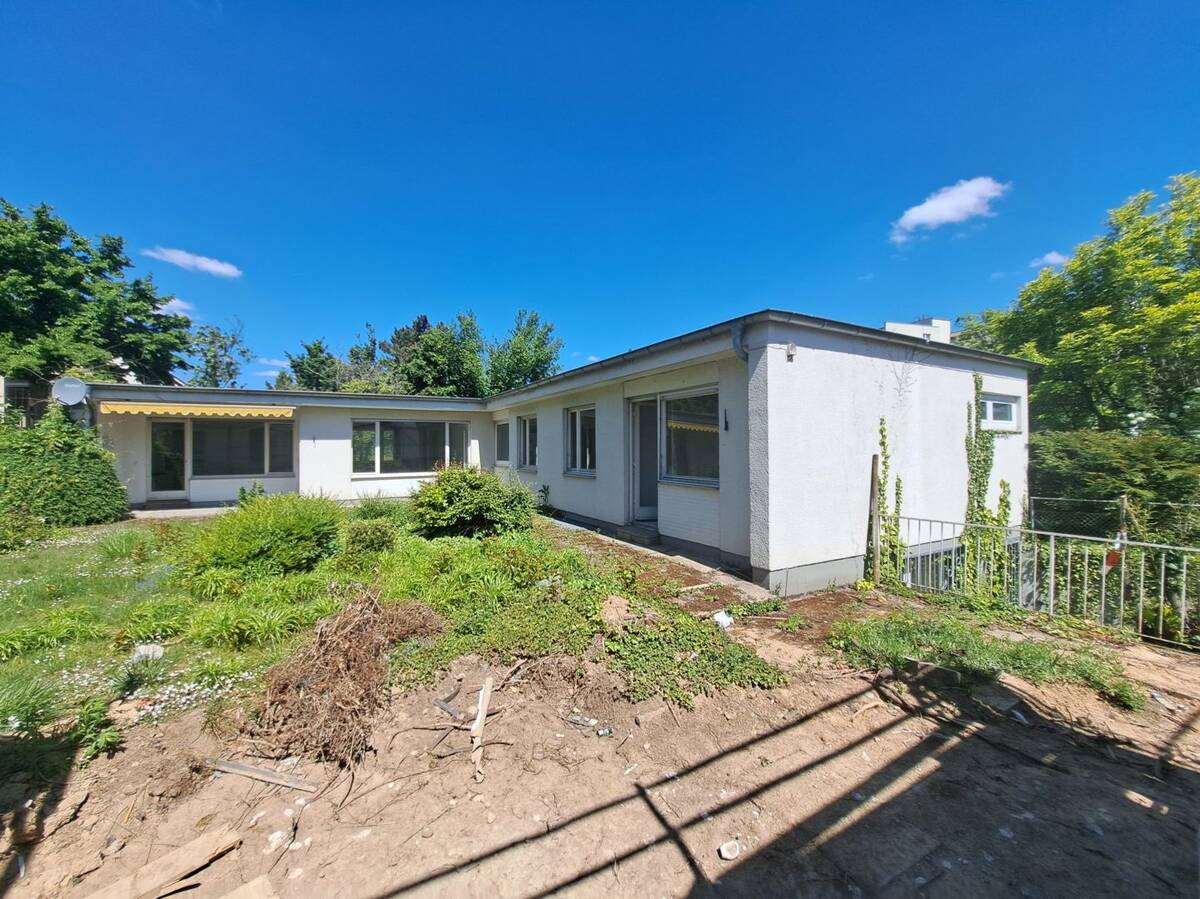 Mainz-Bretzenheim: Bungalow mit Sanierungsbedarf auf 626?m² Grundstück in Südwestausrichtung – 55128 Mainz – Bild 1 von 9