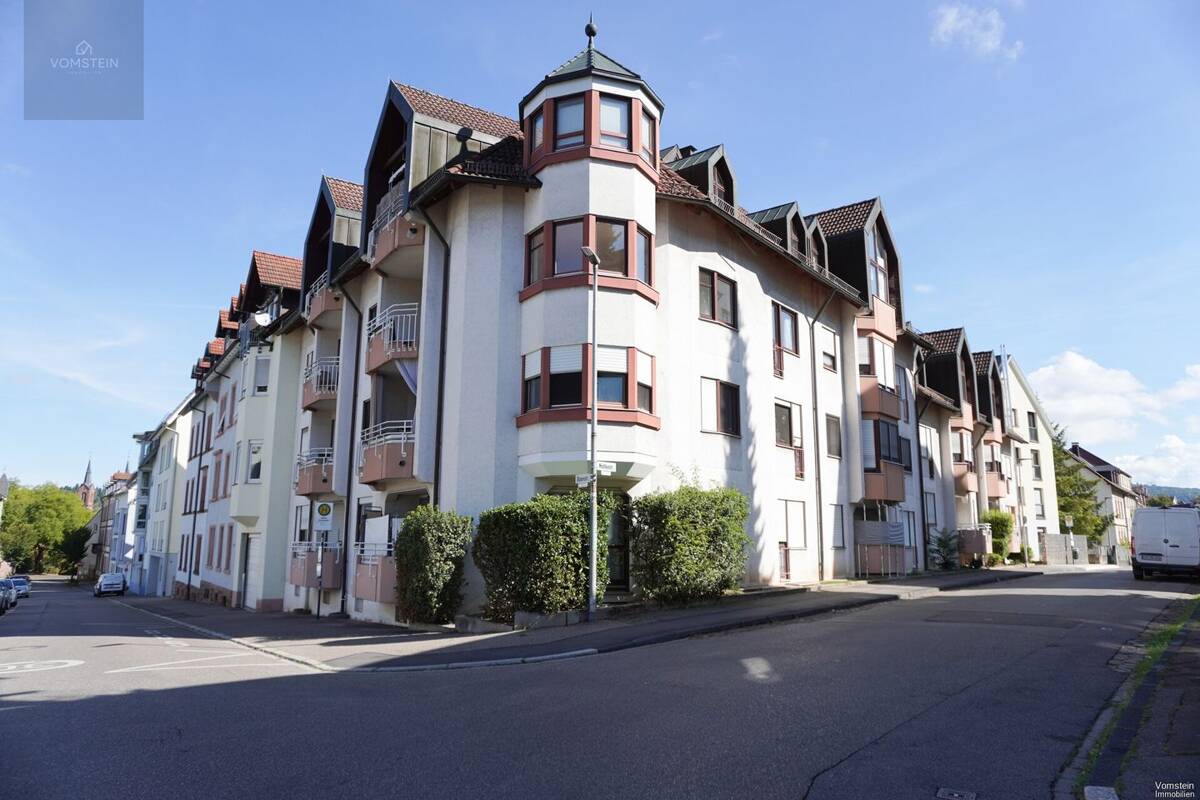 helle 3-Zimmer-Wohnung mit Westbalkon in zentrumsnaher Lage von Lahr – 77933 Lahr/Schwarzwald – Bild 1 von 9