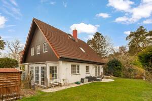 Schönes Einfamilienhaus mit Einliegerwohnung am Stölpchensee
