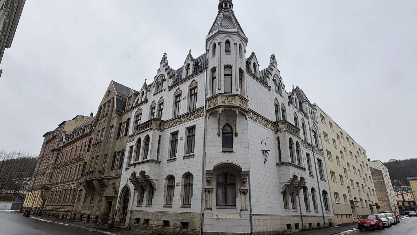 Stilvolles Denkmal mit großem Entwicklungspotenzial - ca. 800 m² Wohnfläche – Greiz – Bild 1 von 9