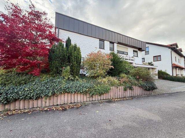 Selten großzügig und komfortabel! Extravag. 1- bis 2-Fam.-Hs. mit 330 m² Wohnfl. und 8,8 Ar Grdst. in idyllischer Ortsrandlage! – Kohlberg – Vorschaubild 2