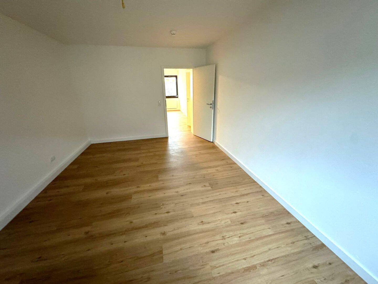 2 ZimmerWohnung mit neuwertiger Küche in Top Lage! – Würzburg – Vorschaubild 4