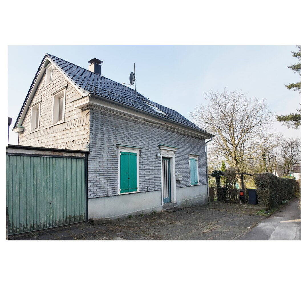 Freistehendes Einfamilienhaus mit großem Entwicklungspotenzial - gestalten Sie Ihr neues Zuhause – Solingen – Bild 1 von 9