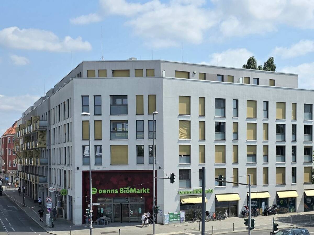 2-Zimmer-Wohnung in Berlin: Aufzug und Blick zum WISTA – 12489 Berlin – Bild 1 von 9