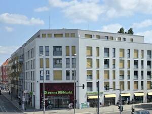 2-Zimmer-Wohnung in Berlin: Aufzug und Blick zum WISTA