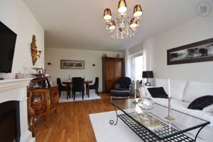 Klassisch-elegant möblierte Wohnung mit Balkon Nähe Rodenkirchener Rheinufer – 50999 Köln – Vorschaubild 3