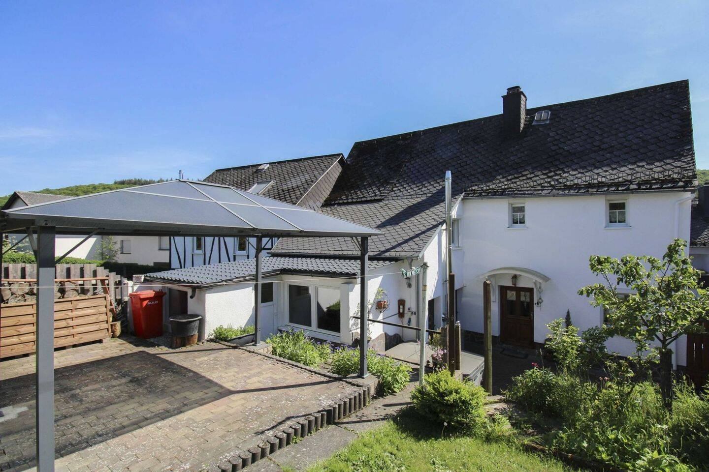 Sofort wohlfühlen: 4-Zi.-EFH mit Garten inkl. Schuppen in Niederlemp – Ehringshausen – Bild 1 von 9