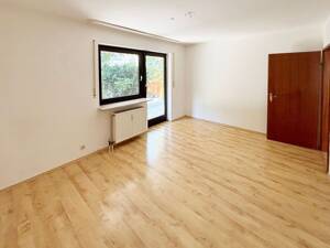 NÜRNBERG-NORD: RUHIG GELEGENE 3-ZIMMER-EG-WOHNUNG MIT GROSSER TERRASSE UND AUSSENSTELLPLATZ – 90408 Nürnberg – Vorschaubild 6