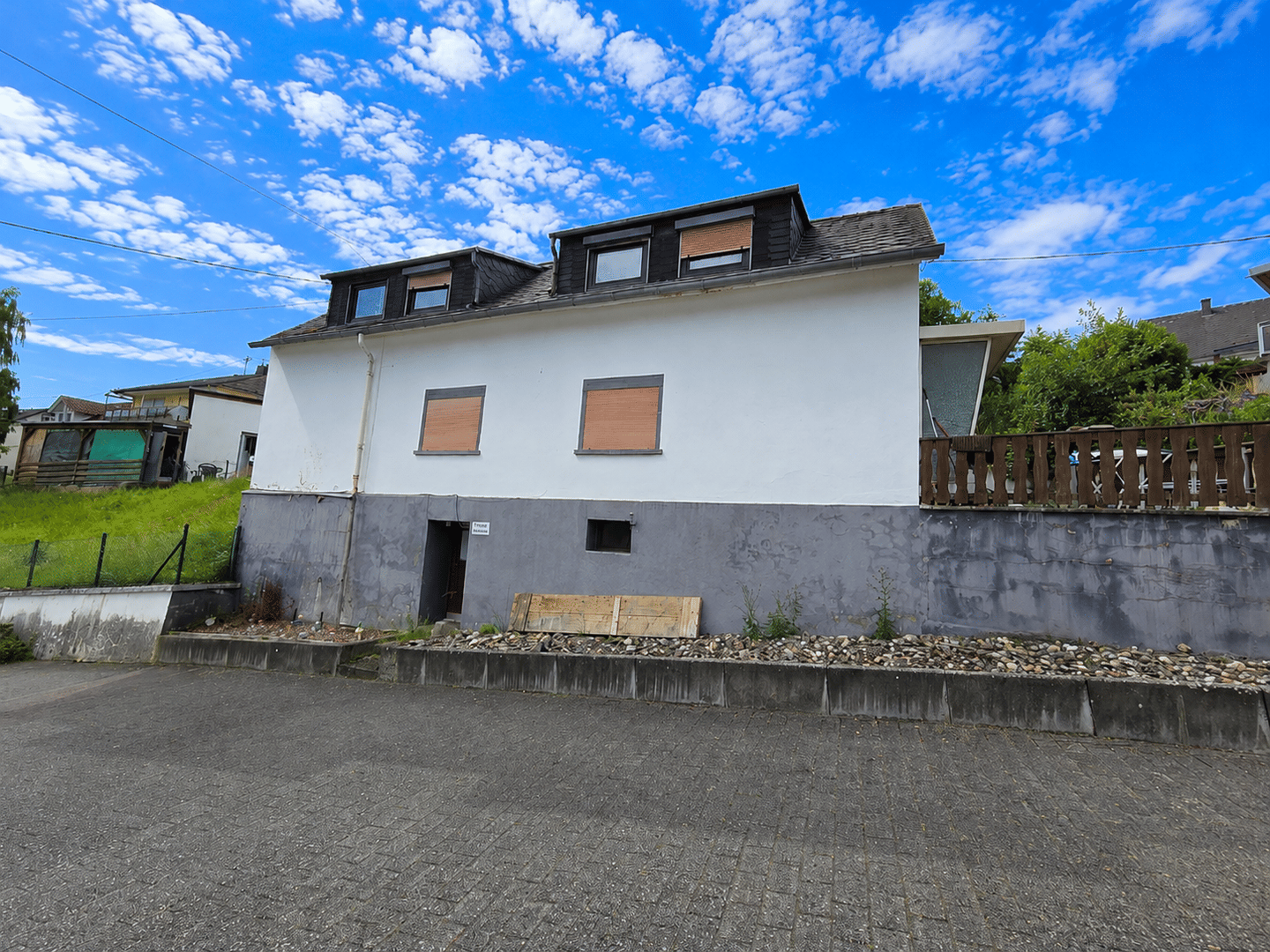 Einfamilienhaus mit Garten und Nebengebäude in Kadenbach! – Kadenbach – Vorschaubild 2