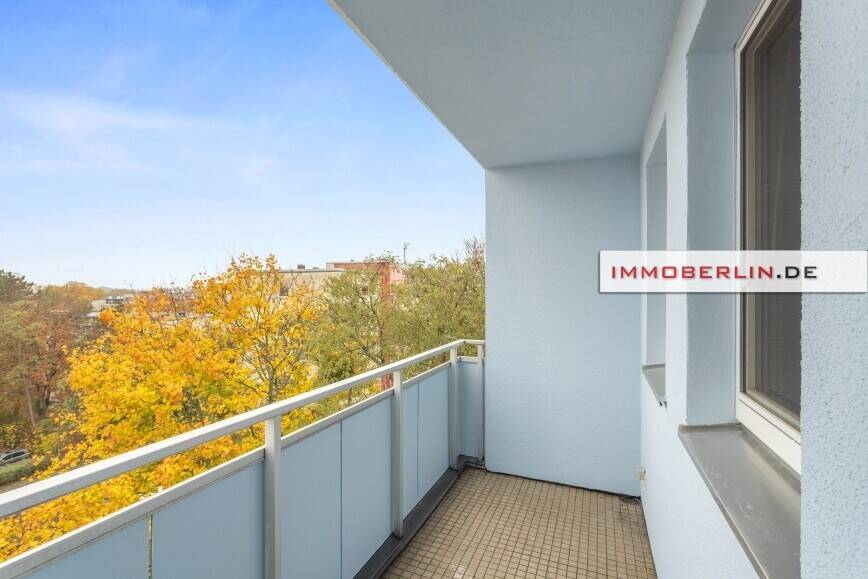 IMMOBERLIN.DE - Sonnige Wohnung mit Westloggia & Pkw-Stellplatz in ruhiger Lage – Berlin – Vorschaubild 5