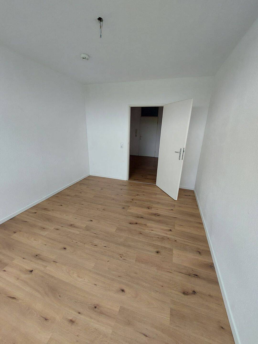 Hochwertige 3-Zimmer-Wohnung mit Balkon im 8. Stock in Mönchengladbach-Römerbrunnen – Mönchengladbach – Vorschaubild 5