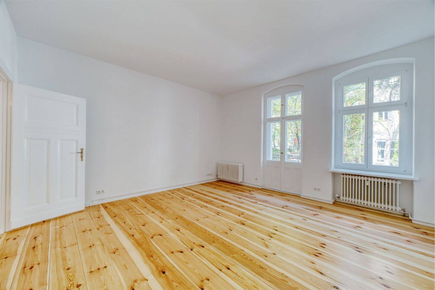 Stilvolle 2-Zimmer-Altbauwohnung mit Balkon und Stuck nahe Schloßstraße – Berlin – Vorschaubild 4