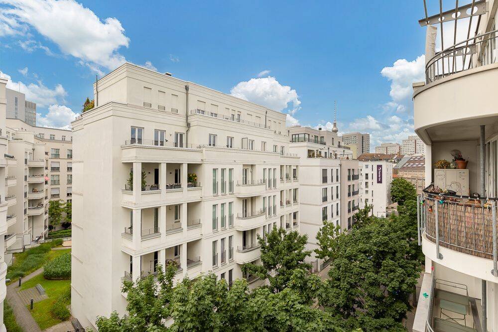 Die Lage könnte kaum zentraler sein - mitten im Herzen Berlins – Berlin – Vorschaubild 6