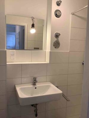 Mitten im Geschehen: gemütliche 2-Zimmer Wohnung mit Mansarde im Zentrum von Kiel per sofort – 24103 Kiel – Vorschaubild 9