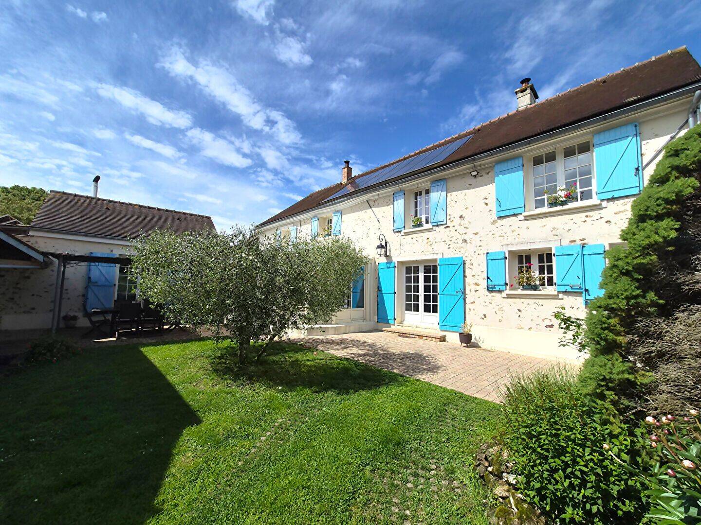 Maison 6 pièces 240 m² · à Montreuil-aux-Lions · 240 m² · 462 000 €