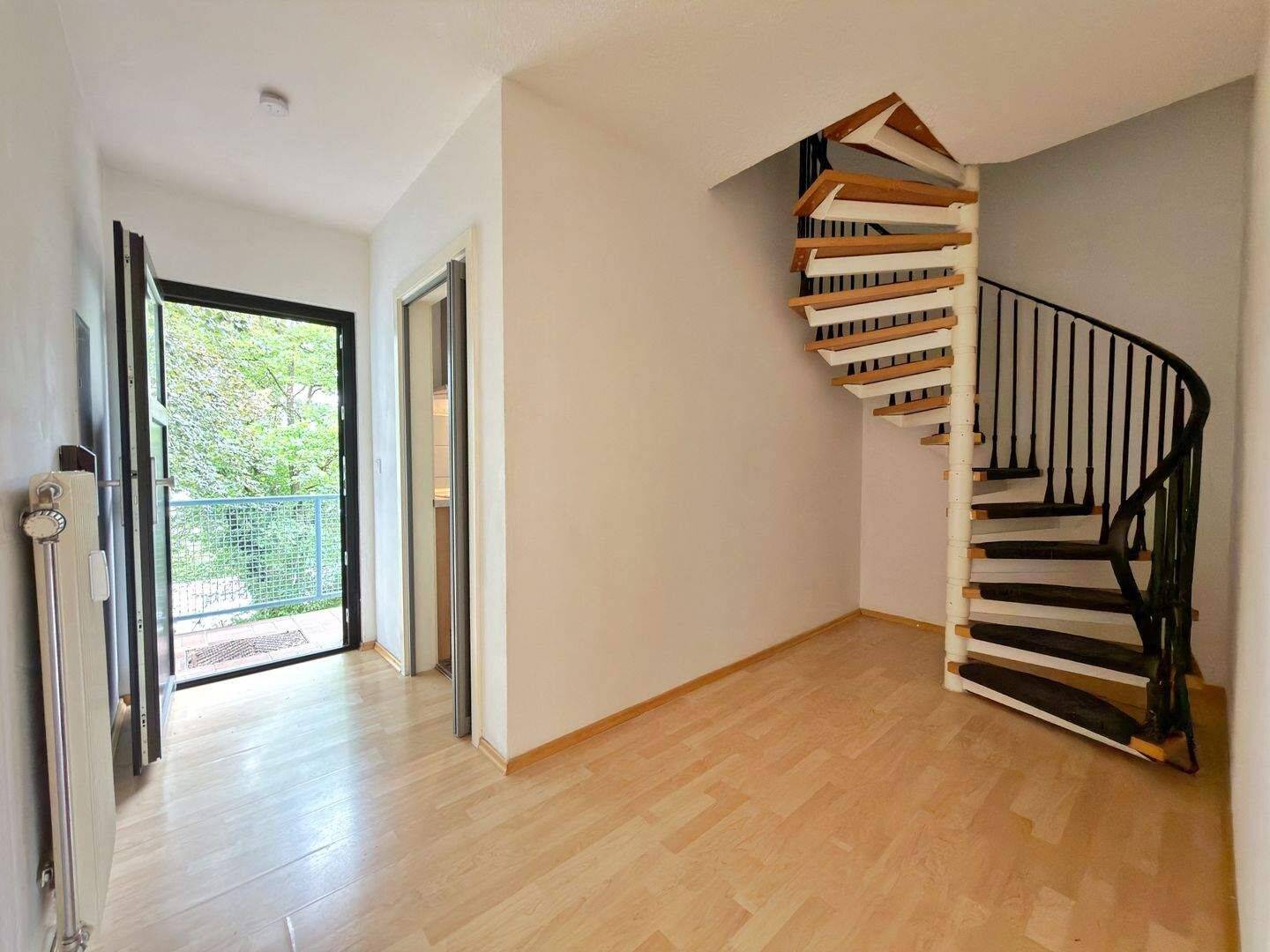 N-Mögeldorf - 3-Zi-Maisonettewohnung mit Duplex-Parker und Einbauküche ~ hoher Rücklagenanteil