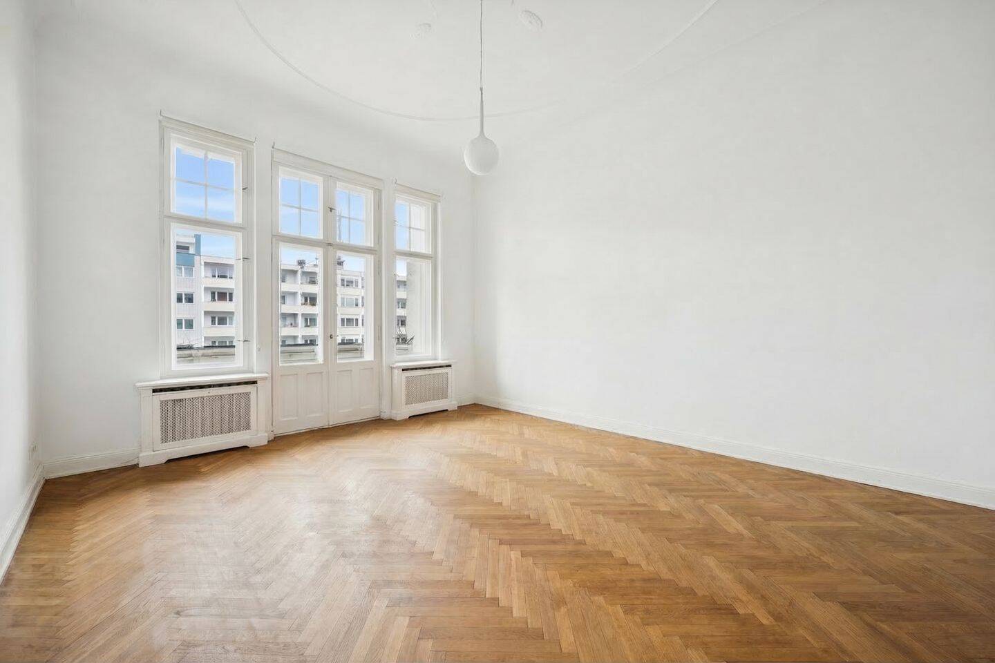 Eleganter Jugendstil-Altbau mit Balkon und großzügigem Wohnkomfort in Charlottenburg – Berlin – Vorschaubild 8