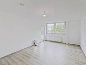 Geräumiges WG-Zimmer mit viel Lichteinfall und eigenem BALKON in Münster-Kinderhaus