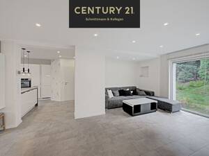 Traumhaus für Paare: Moderne Räume, freistehende Badewanne & viel Potenzial im Grünen – 45357 Essen – Vorschaubild 1