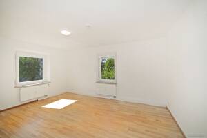 Gemütlicher Altbau direkt am Park. Helle 3-Zi-Whg mit großer Wohnküche & Balkon zum ruhigen Innenhof – 80993 München – Vorschaubild 6