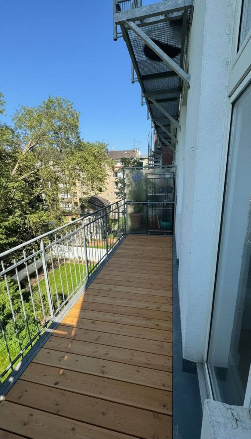 Exklusive Altbau-3-Zimmerwohnung mit Gartenbalkon in Toplage Düsseldorf – Düsseldorf – Vorschaubild 8