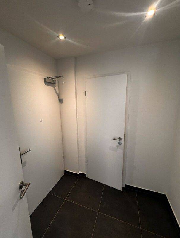 Erstbezug : Exklusiver Neubau im Zentrum mit Balkon, Fußbodenheizung und Parkett! – Chemnitz – Vorschaubild 9