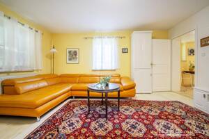 14050 HomeCompany Dresden Möbliert/Furnished Hübsches 3-Zimmer Apartment am Weißen Hirsch mit Gartennutzung max. 3 Personen – 1324 Dresden – Vorschaubild 2