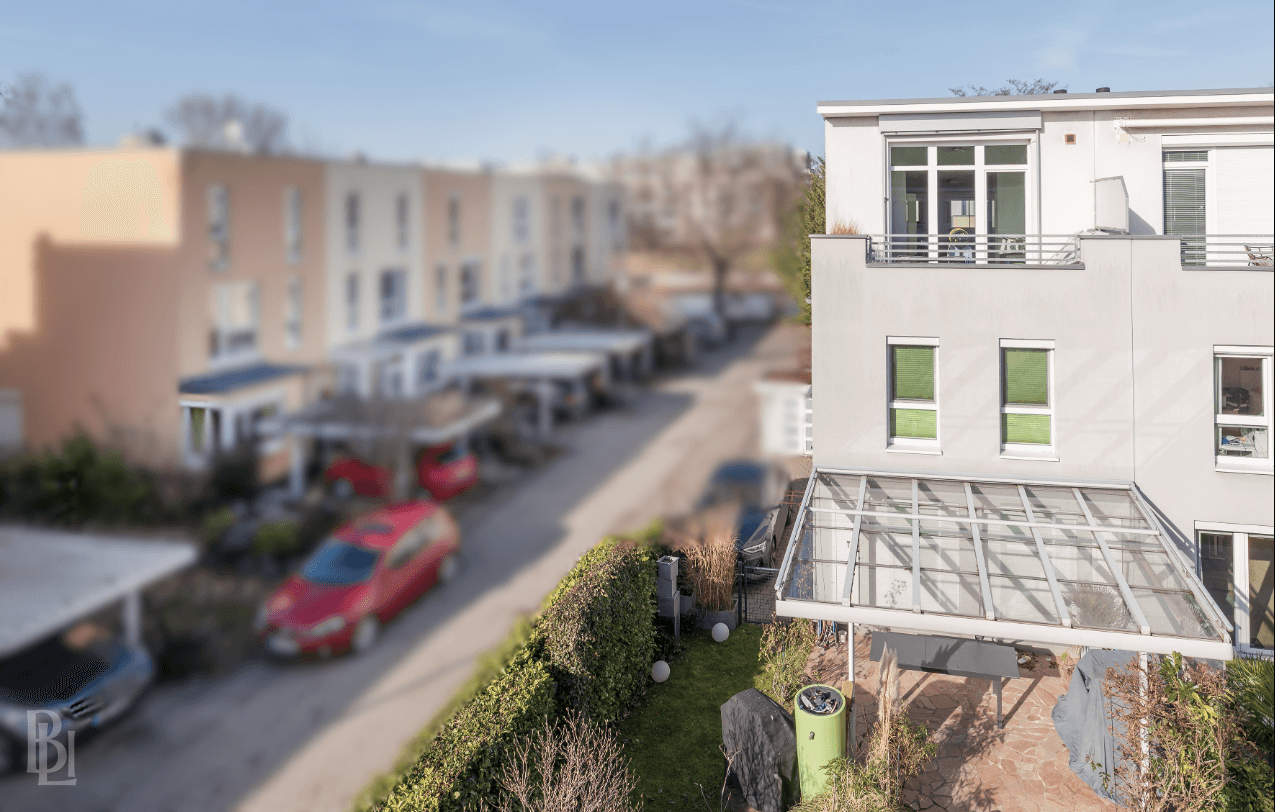 Wohnen am Wasser: Familienhaus mit großem Garten, Carport & 3 Bädern – Berlin – Vorschaubild 2