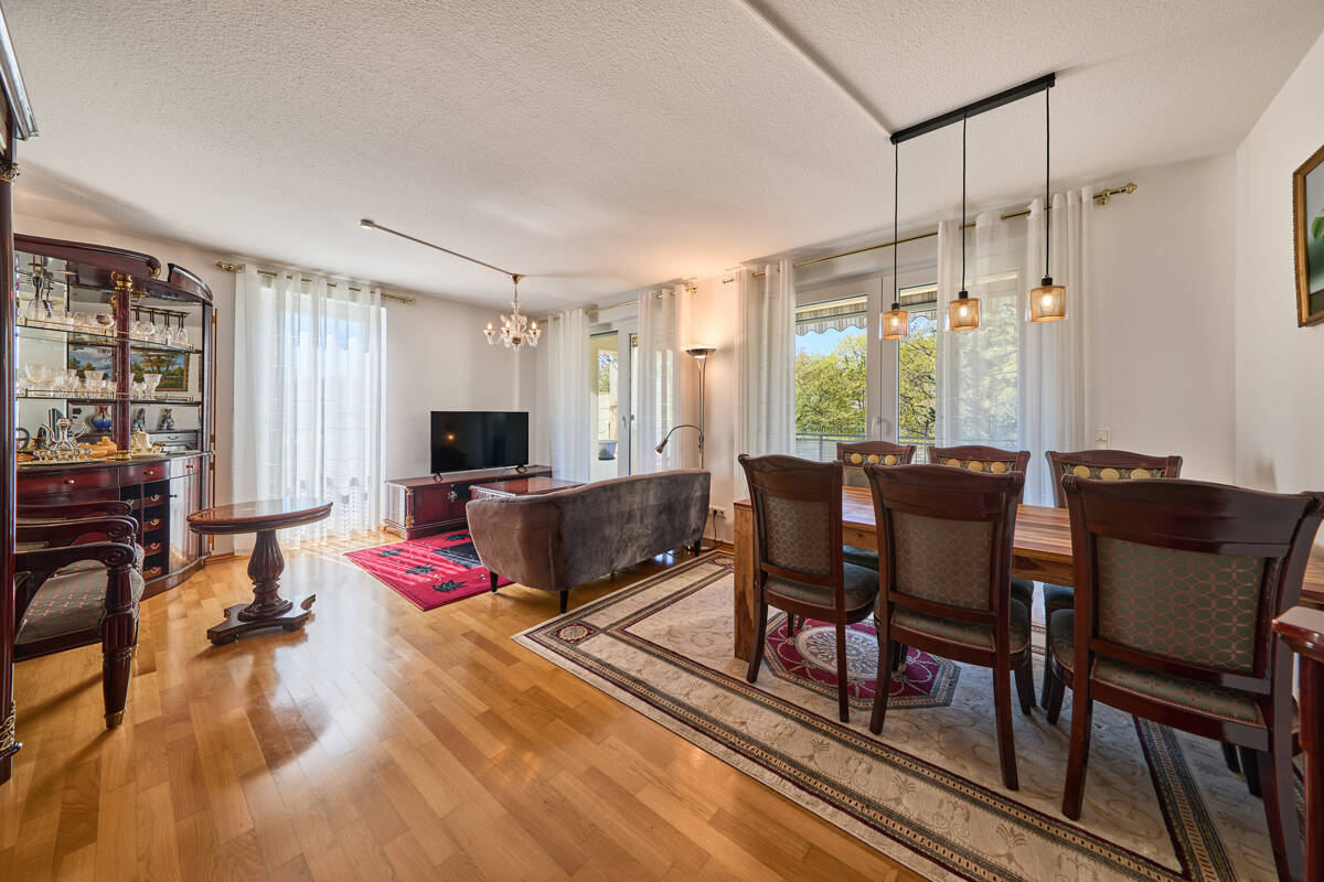 3-ZIMMER-WOHNUNG! mit ca. 99 m², Balkon, Stellplatz, Aufzug und stufenloser Zugang *Baujahr 2003* – Wiesbaden – Vorschaubild 2