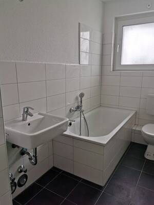 Bezugsfertige 2-Zimmer-EG-Wohnung mit Balkon! – 47138 Duisburg – Vorschaubild 4