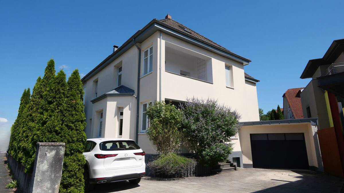 Historischer Charme trifft moderne Wohnqualität - stilvolles Einfamilienhaus in zentraler Lage – 33102 Paderborn – Bild 1 von 9