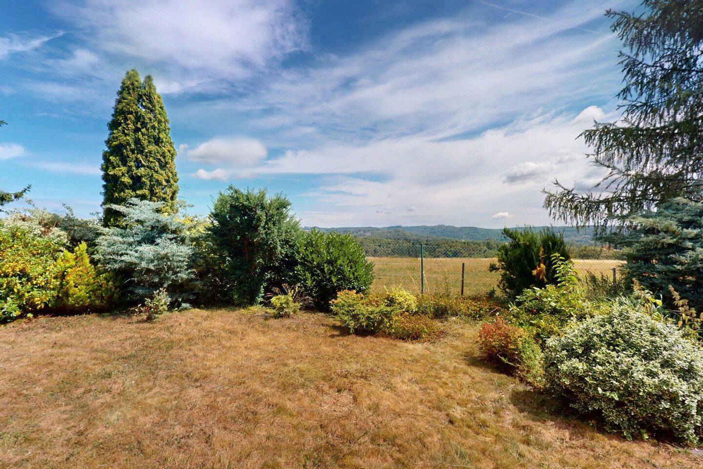 Bungalow mit Taunusblick, barrierearmem Wohnen und vielseitig nutzbarem Untergeschoss – Heidenrod – Vorschaubild 3