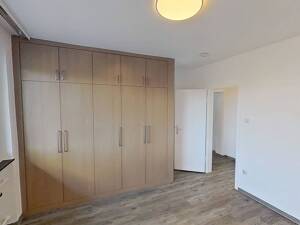 Viel Raum zum Leben: Gepflegte 4-Zimmer-Wohnung mit Balkon, Einbauschränken & 2 Bädern – 33104 Paderborn – Vorschaubild 3
